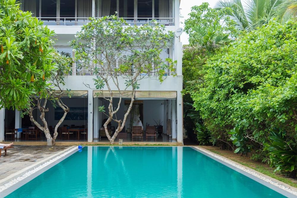 Roman Beach Hotel Hikkaduwa Ngoại thất bức ảnh